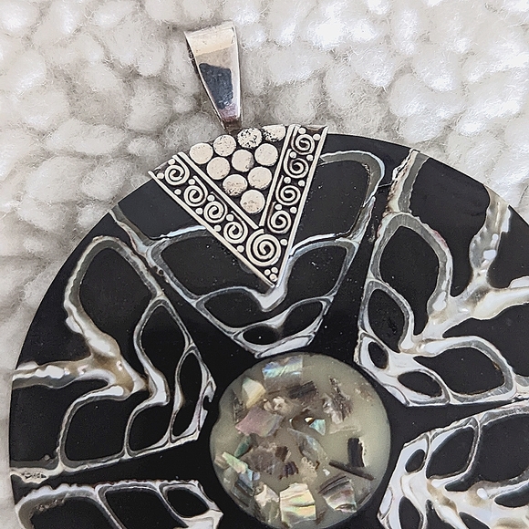 A Shell Pendant! - Picture 6 of 7